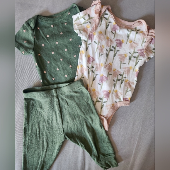Cloud Island Kids Matching Set - Green and Pink Size 0-3mos - Picture 3 of 5